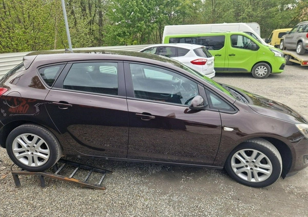 Opel Astra cena 37900 przebieg: 121200, rok produkcji 2014 z Rybnik małe 407